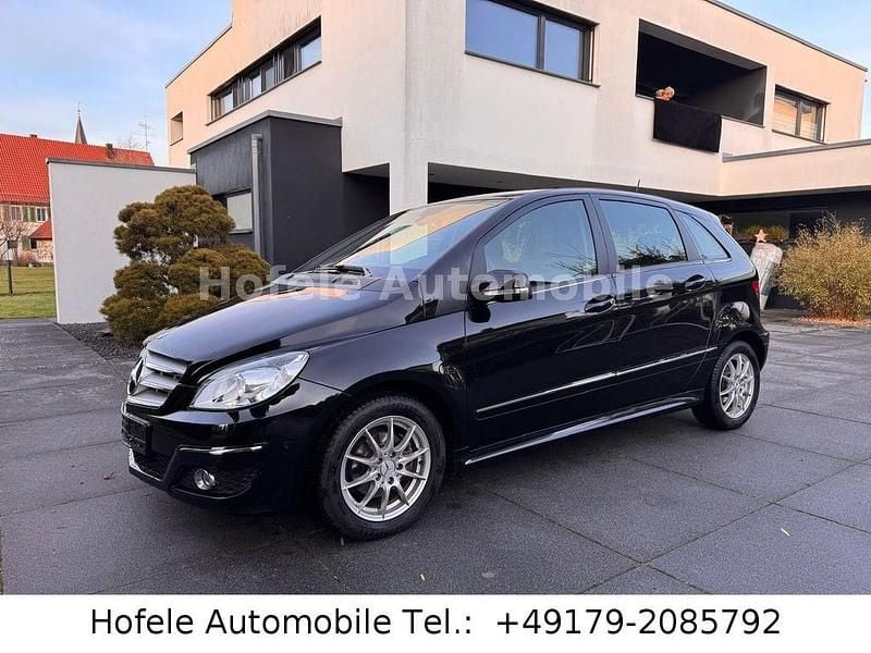 Schwarz Gebraucht 2011 Mercedes B160 Van / Kleinbus | 11.450 € (Teuer) - Bild 1/4