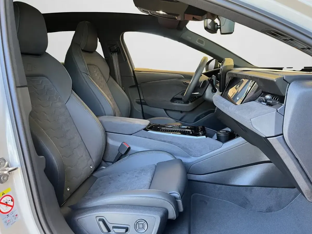 Ny Audi e-tron Sportback Ambiente 269 kW (367 HK) 2026 Beige SUV