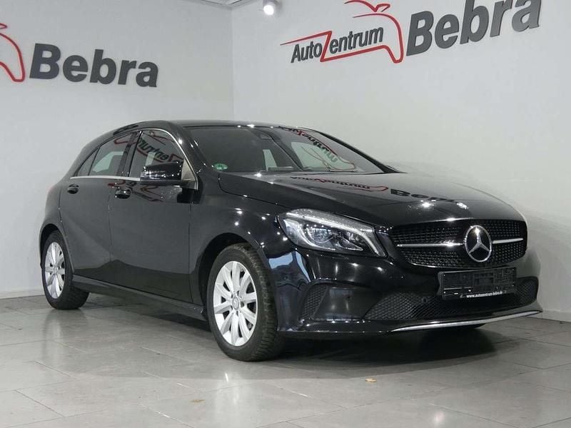 Gebraucht Mercedes A180 109 PS (80 kW) 2016 Schwarz Limousine
