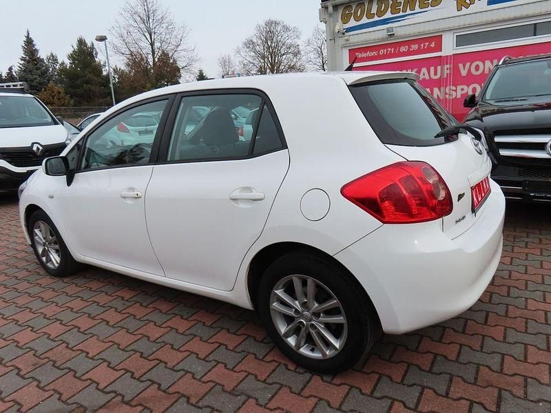 Gebraucht Toyota Auris Life 132 PS (97 kW) 2009 Weiß Kleinwagen