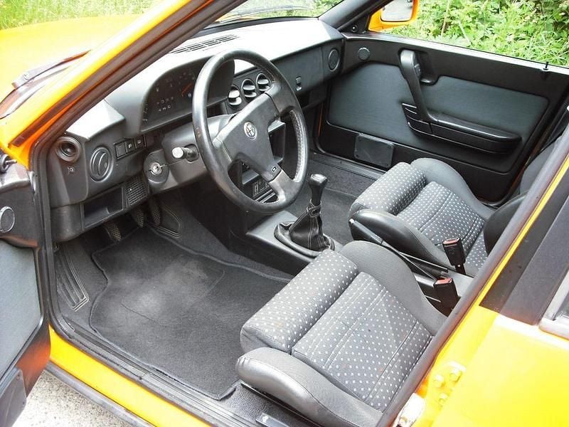 Gebraucht Alfa Romeo 33 129 PS (94 kW) 1993 Orange Limousine