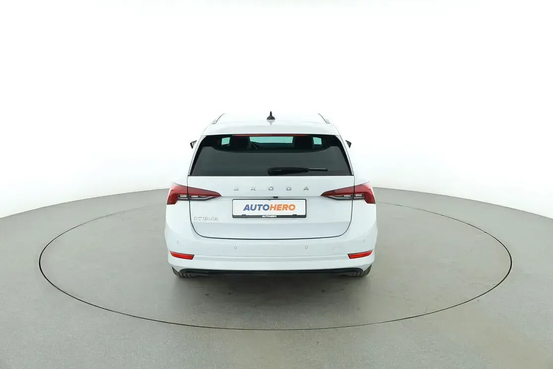 Gebraucht Skoda Octavia First Edition 150 PS (110 kW) 2020 Weiß Kombi