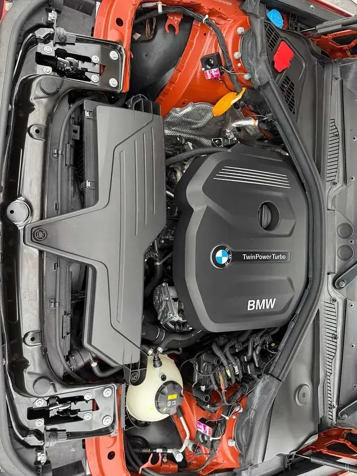 Gebraucht BMW 118 Advantage 140 PS (102 kW) 2018 Orange Kleinwagen