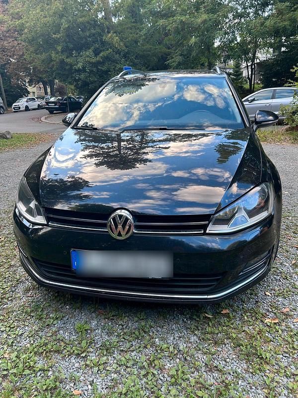 Blau Gebraucht 2016 VW Golf VII Kombi | 7.500 € (Superpreis) - Bild 1/4