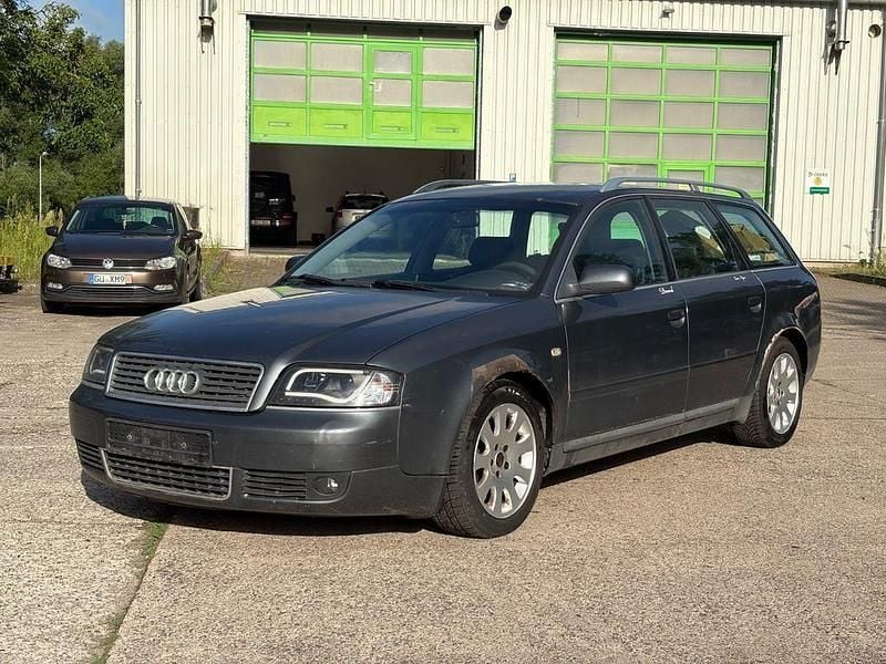 Grau Gebraucht 2001 Audi A6 Kombi | 990 € (Guter Preis) - Bild 1/4