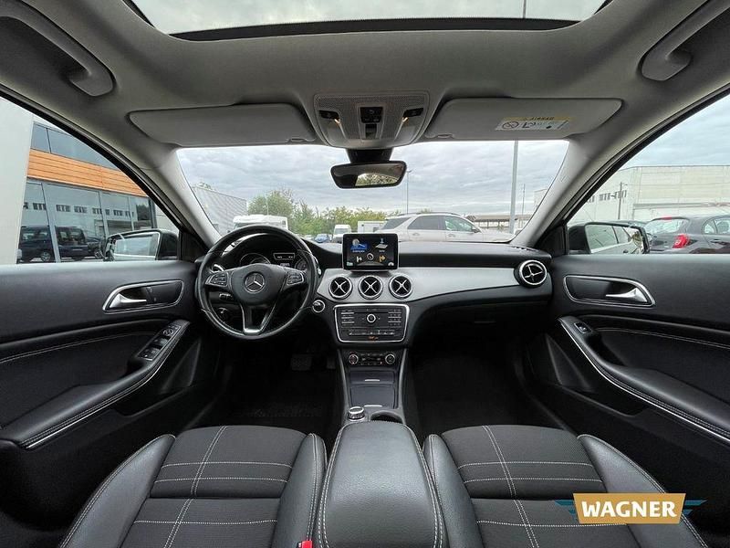 Gebraucht Mercedes GLA220 177 PS (130 kW) 2015 Schwarz SUV