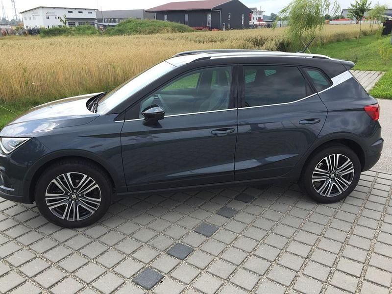 Grau Gebraucht 2019 Seat Arona XCELLENCE SUV | 17.200 € (Fairer Preis) - Bild 1/4
