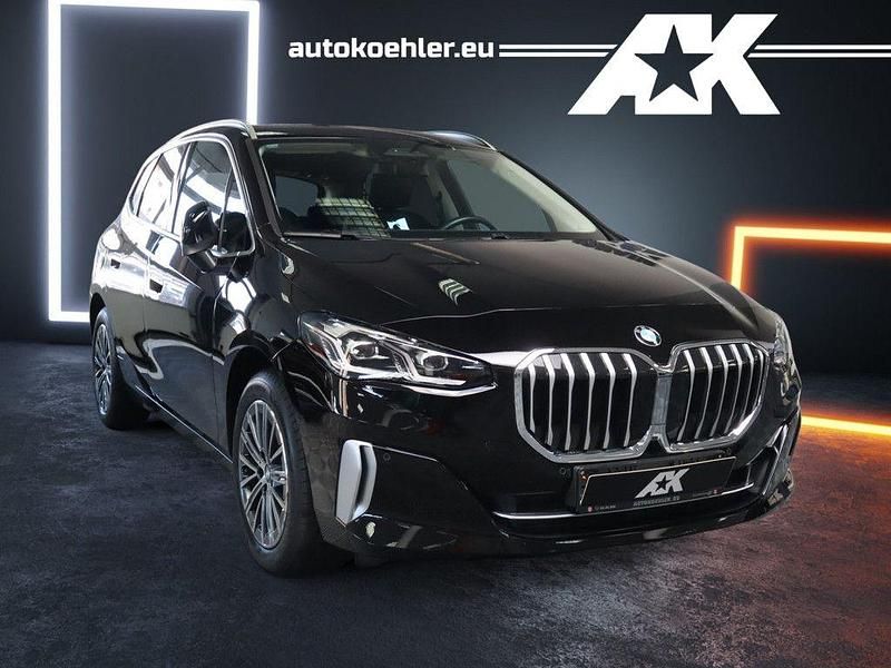Schwarz ii Gebraucht 2024 BMW 218 Active Tourer Luxury Line Van / Kleinbus | 27.888 € (Guter Preis) - Bild 1/4