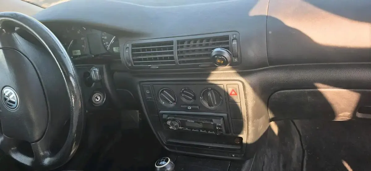 Gebraucht VW Passat 101 PS (74 kW) 1998 Blau Kombi