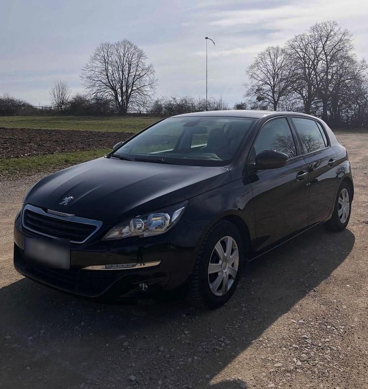 Gebraucht Peugeot 308 Active 82 PS (60 kW) 2013 Schwarz Limousine