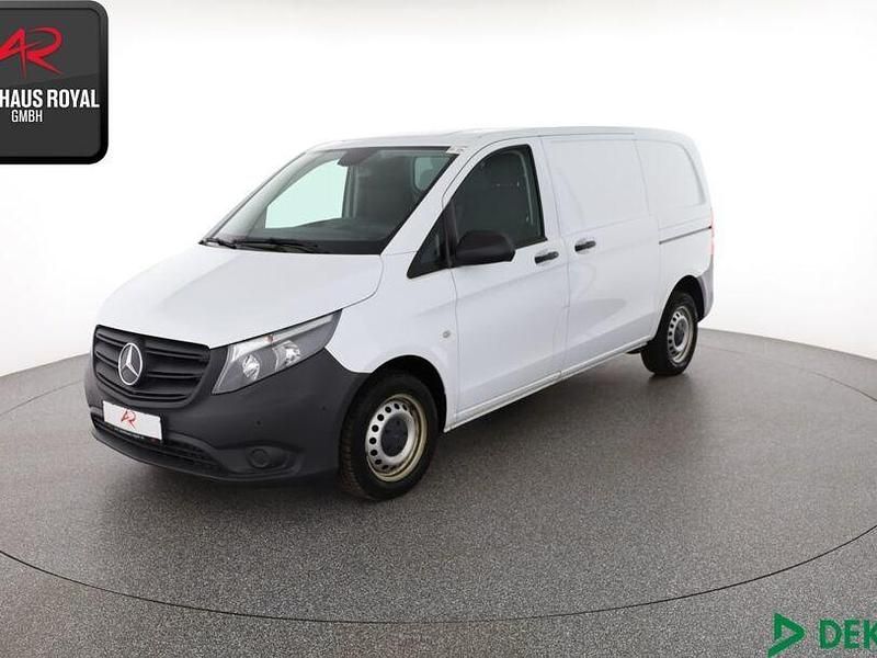 Gebraucht Mercedes Vito 163 PS (119 kW) 2022 Arktikweiss Van