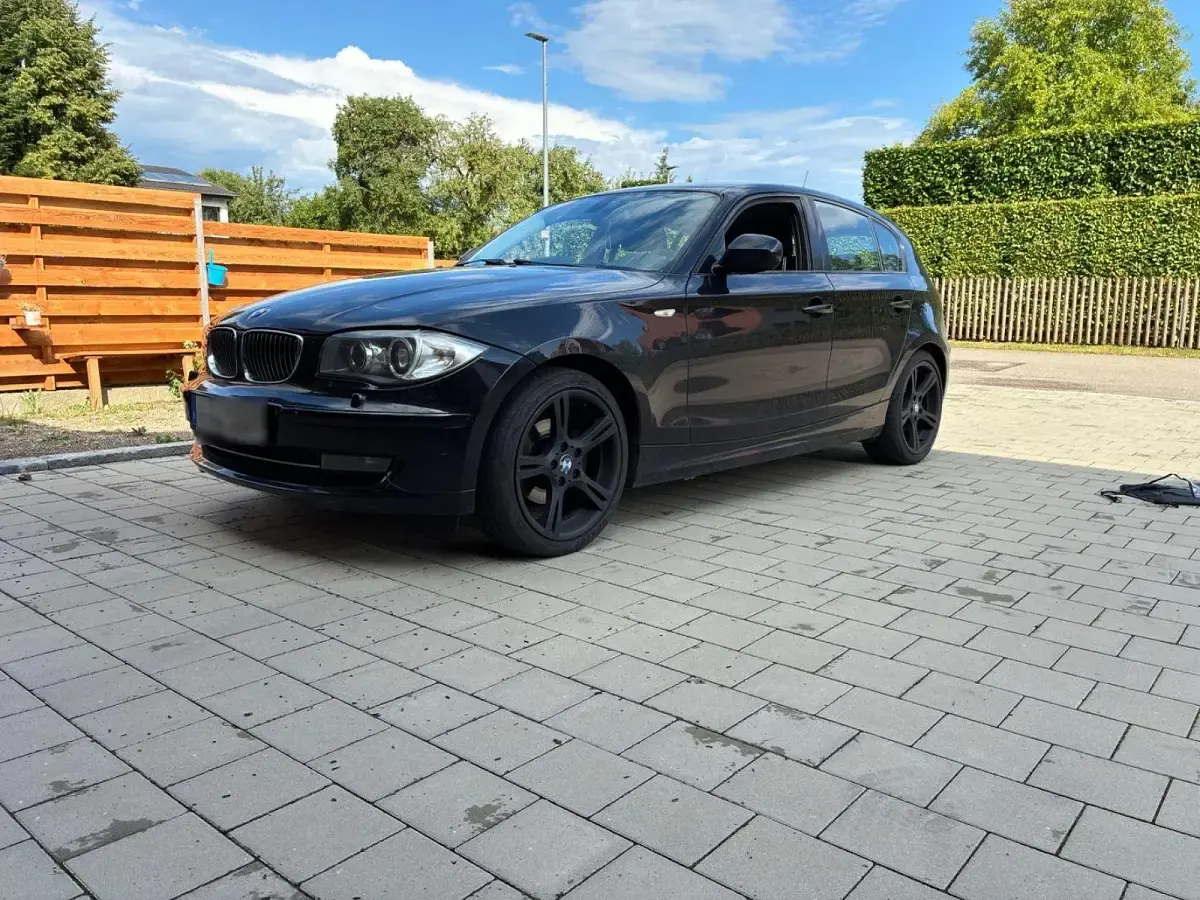 Gebraucht BMW 118 Lifestyle 143 PS (105 kW) 2010 Schwarz Kleinwagen