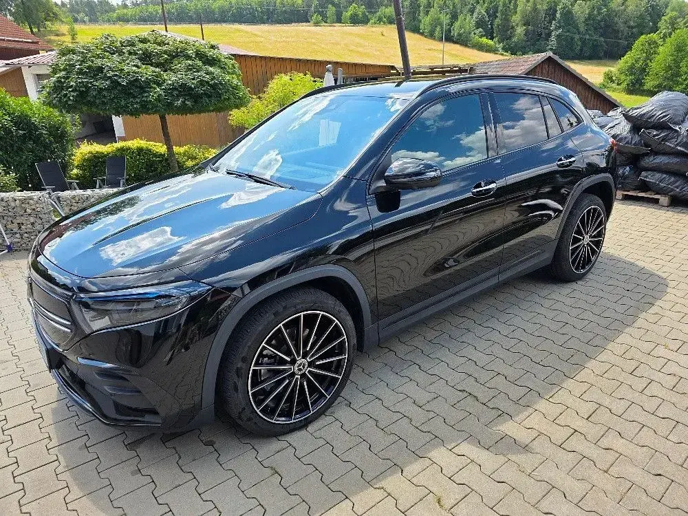 Gebraucht Mercedes EQA300 AMG 167 kW (228 PS) 2023 Schwarz SUV