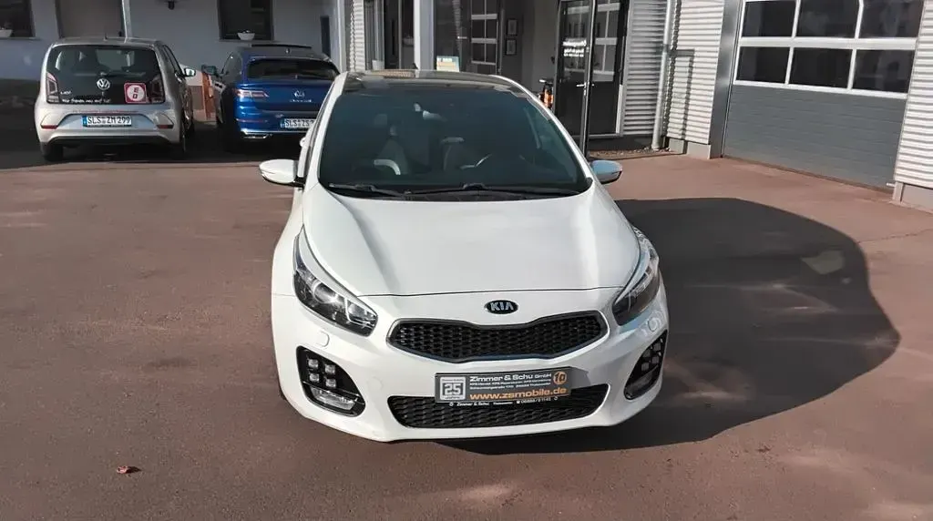 Gebraucht Kia Ceed 136 PS (100 kW) 2018 Weiß Kleinwagen