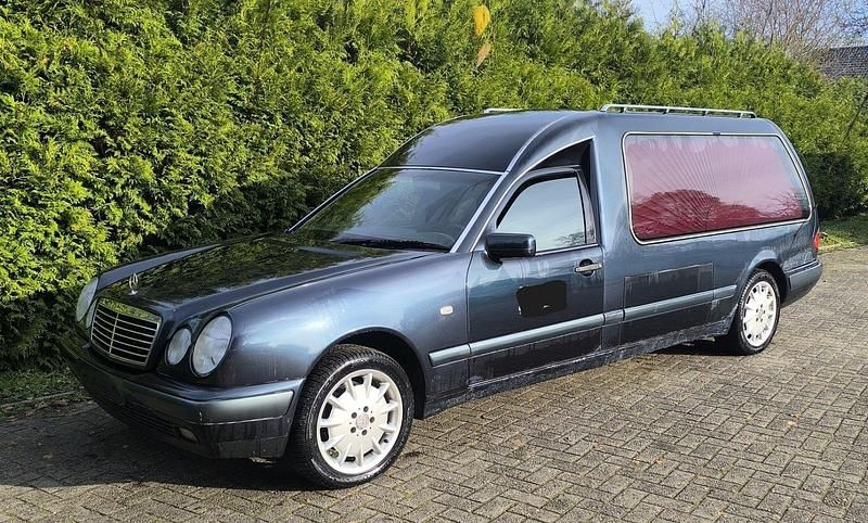 Schwarz Gebraucht 1998 Mercedes E280 | 3.990 € (Fairer Preis) - Bild 1/4