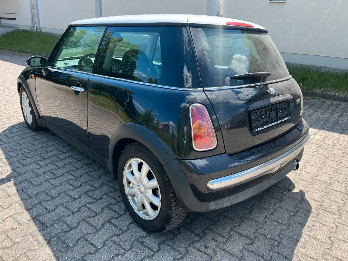 Käytetty Mini Cooper 116 HP (85 kW) 2002 Musta Viistoperä