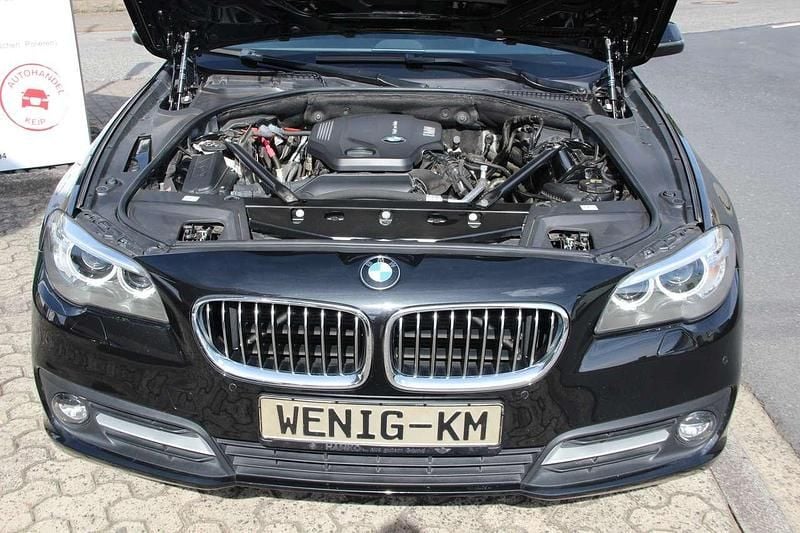 Gebraucht BMW 520 190 PS (139 kW) 2017 Black sapphire metallic Kombi