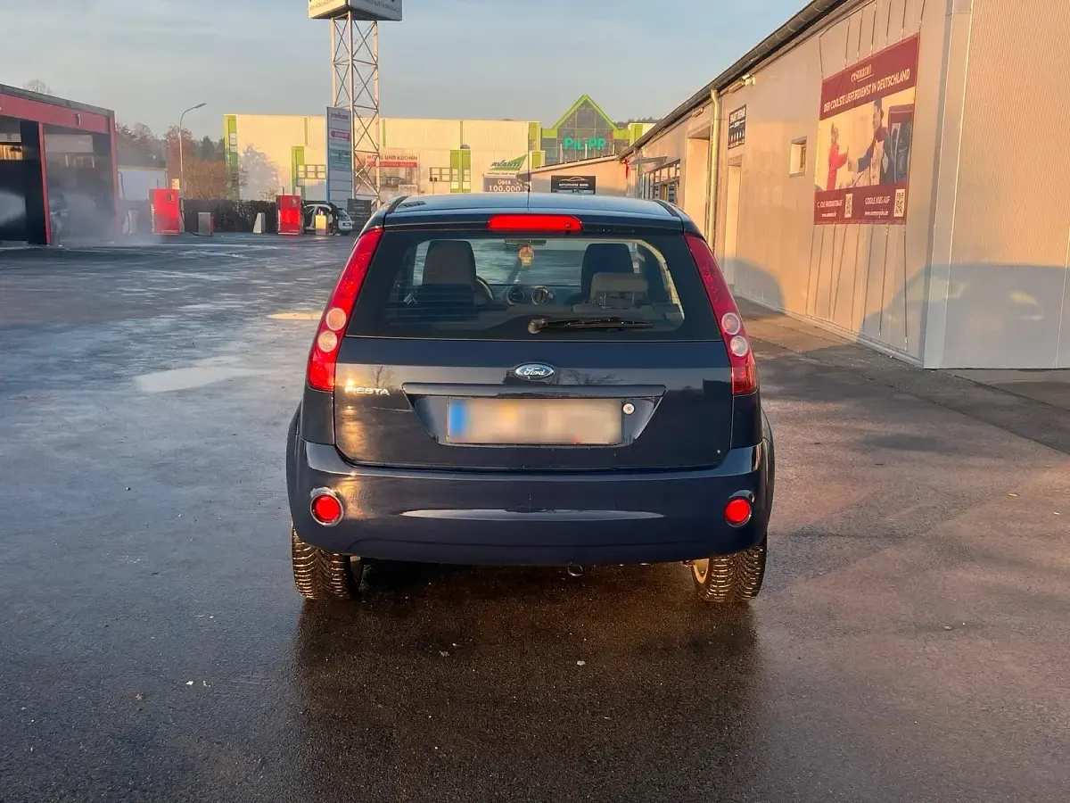 Second-hand Ford Fiesta 60 CP (44 kW) 2008 Albastru Hatchback