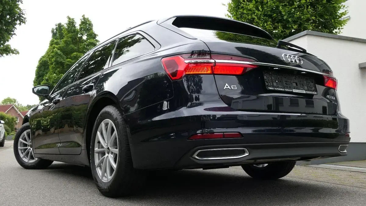 Gebraucht Audi A6 Ambiente 204 PS (150 kW) 2023 Blau Kombi