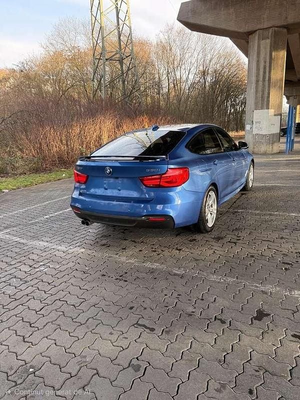 Gebraucht BMW 330 Sport Line 252 PS (185 kW) 2017 Blau Limousine