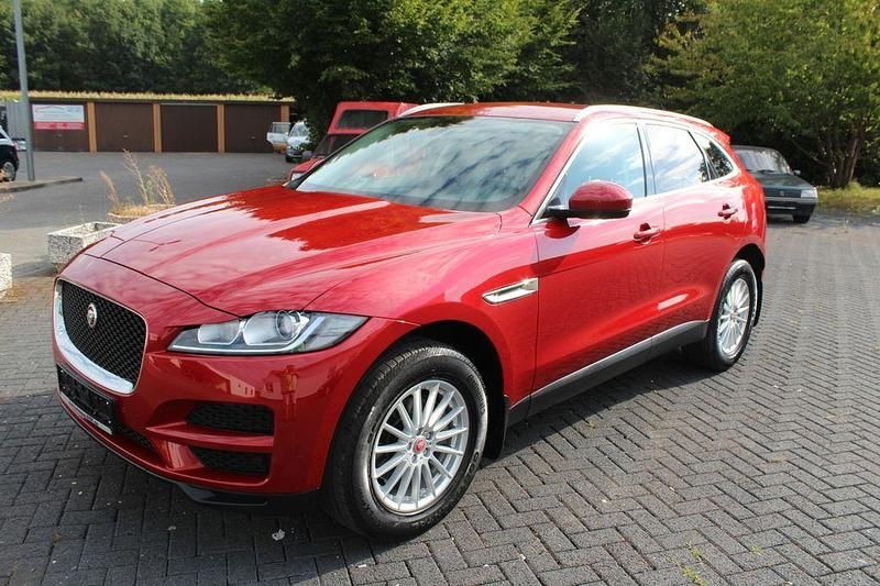 Gebraucht Jaguar F-Pace Ingenium 179 PS (131 kW) 2018 Rot SUV