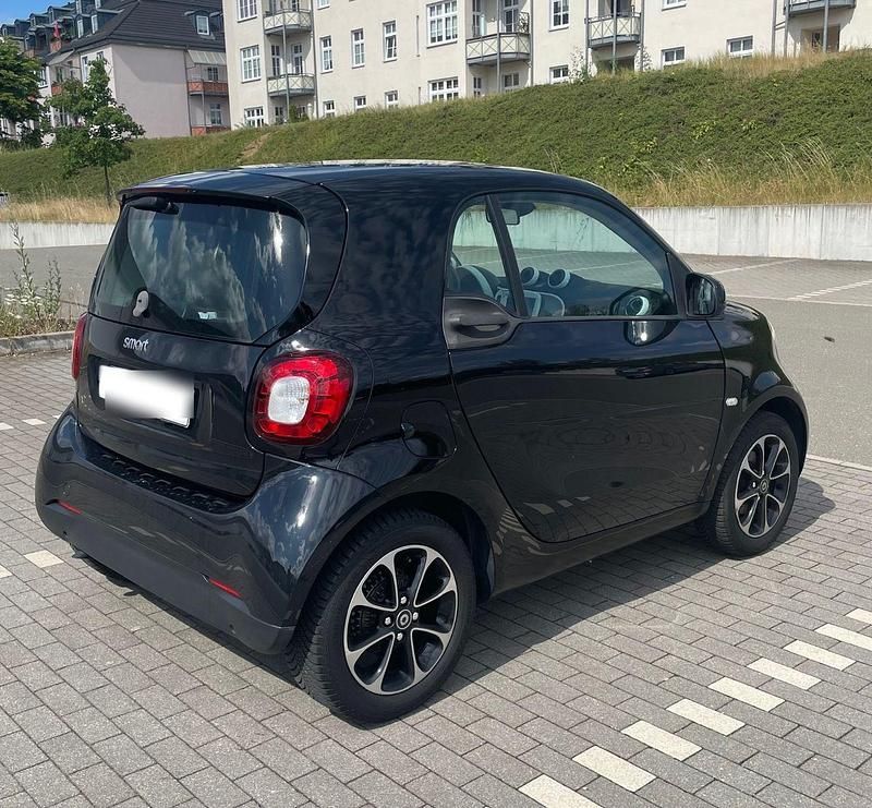 Schwarz Gebraucht 2015 Smart ForTwo Coupé Passion Kleinwagen | 6.950 € (Guter Preis) - Bild 1/4