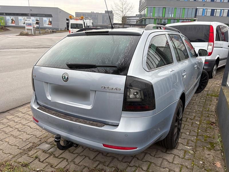 Gebraucht Skoda Octavia 160 PS (117 kW) 2009 Blau Kombi