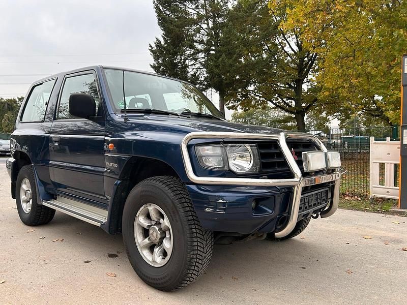 Blau Gebraucht 1999 Mitsubishi Pajero SUV | 12.490 € - Bild 1/4