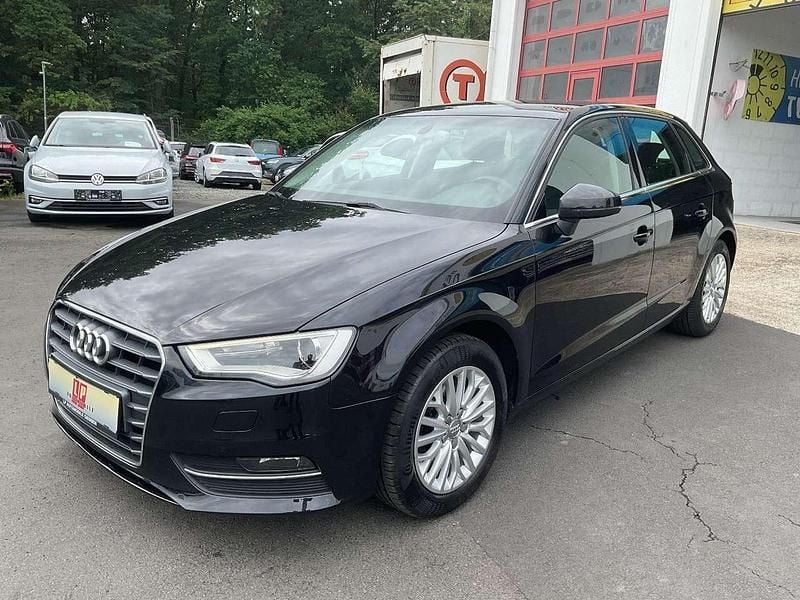 Phantomschwarz Gebraucht 2014 Audi A3 Ambiente Limousine | 8.490 € (Superpreis) - Bild 1/4