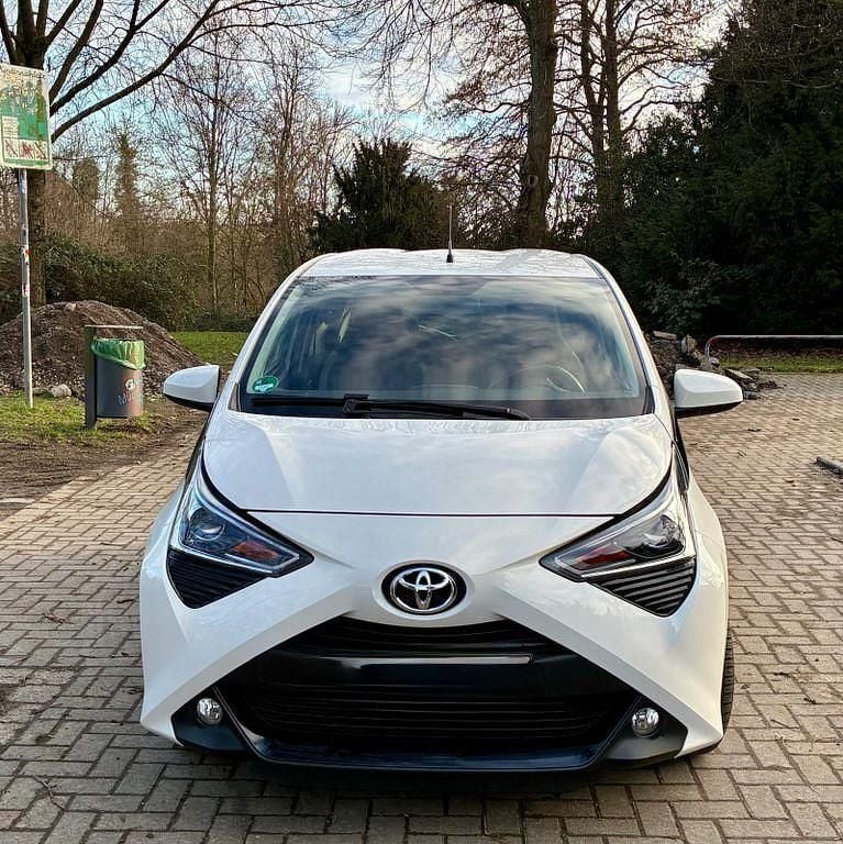 Gebraucht Toyota Aygo Team 72 PS (52 kW) 2021 Weiß Kleinwagen