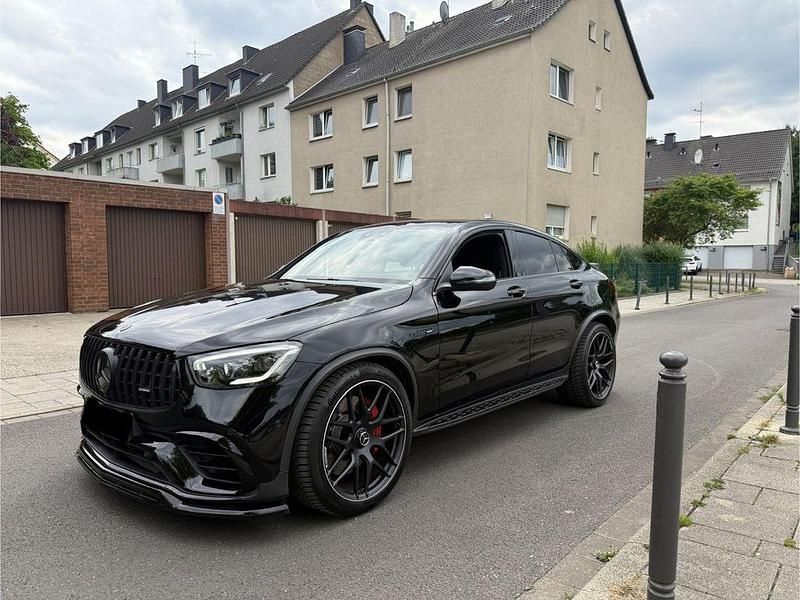 Schwarz Gebraucht 2020 Mercedes GLC63 AMG Night Coupé | 68.700 € (Etwas zu teuer) - Bild 1/4