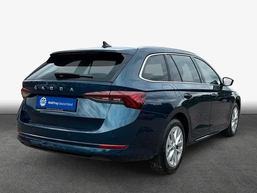 Gebraucht Skoda Octavia First Edition 116 PS (85 kW) 2021 Lavablau metallic Kombi