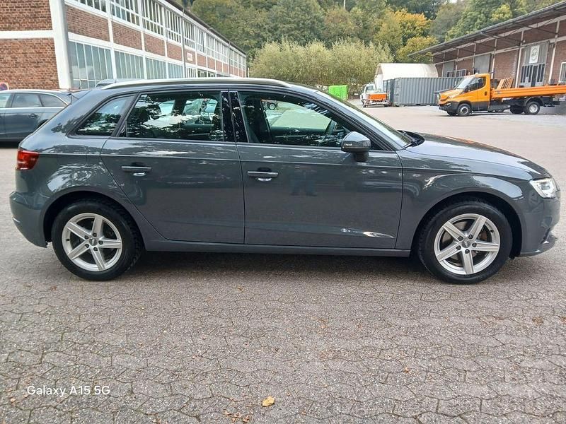 Gebraucht Audi A3 116 PS (85 kW) 2017 Grau Limousine