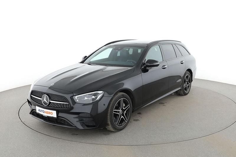 Gebraucht Mercedes E300 AMG line 306 PS (225 kW) 2021 Kombi