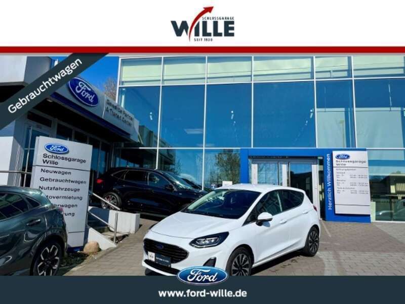 Weiss Gebraucht 2023 Ford Fiesta Titanium Kleinwagen | 19.990 € (Fairer Preis) - Bild 1/4