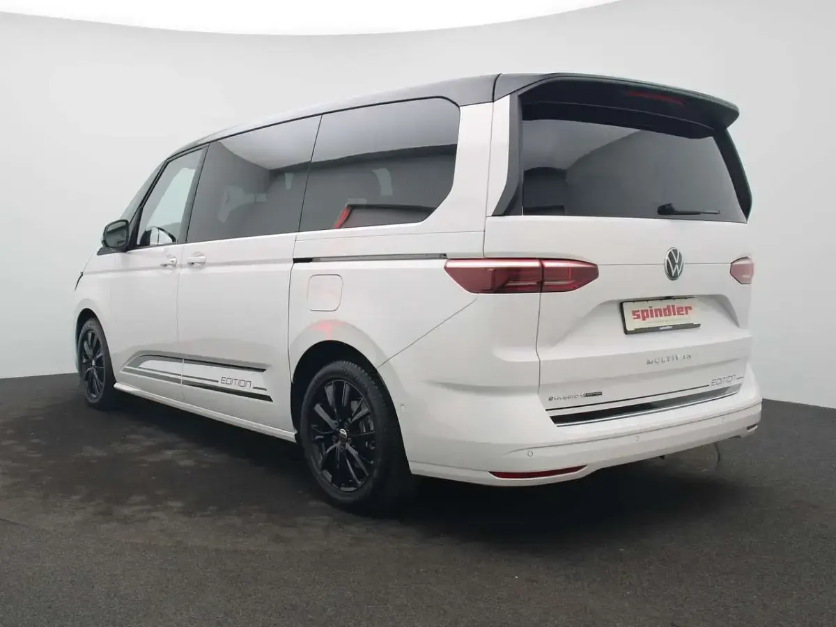 Neu VW Multivan Life 177 PS (130 kW) 2026 Candyweiß deep black perleffe Van / Kleinbus