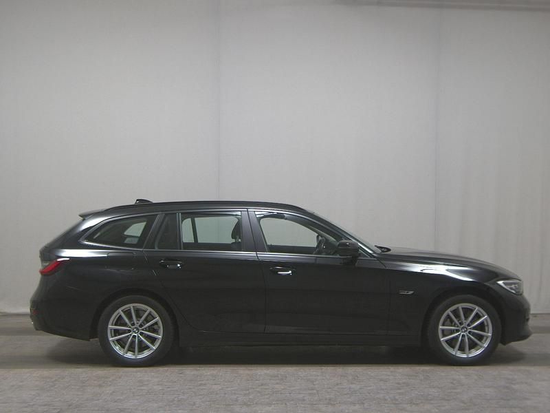 Gebraucht BMW 330e Advantage 252 PS (185 kW) 2021 Schwarz Kombi