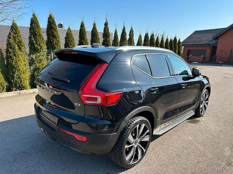 Gebraucht Volvo XC40 Core 163 PS (119 kW) 2024 Schwarz SUV