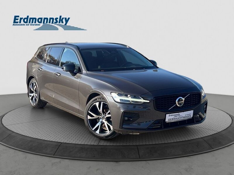 Gebraucht Volvo V60 Plus 197 PS (144 kW) 2023 Platinum grey (grau) Kombi