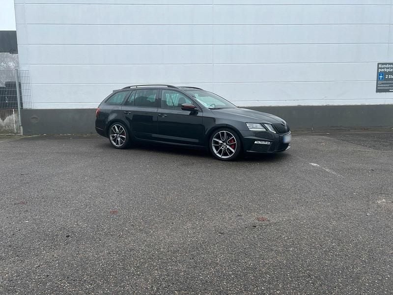 Gebraucht Skoda Octavia vRS 184 PS (135 kW) 2018 Schwarz Kombi