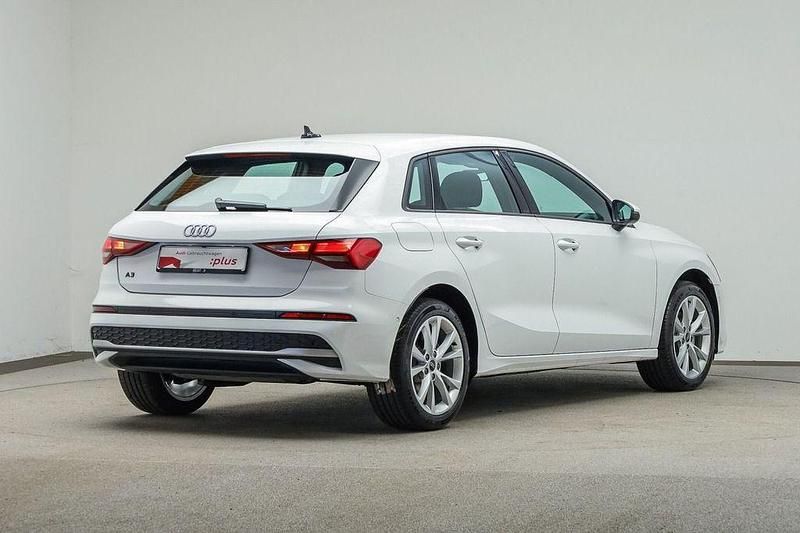 Gebraucht Audi A3 Advanced Plus 116 PS (85 kW) 2025 Arkonaweiß Limousine