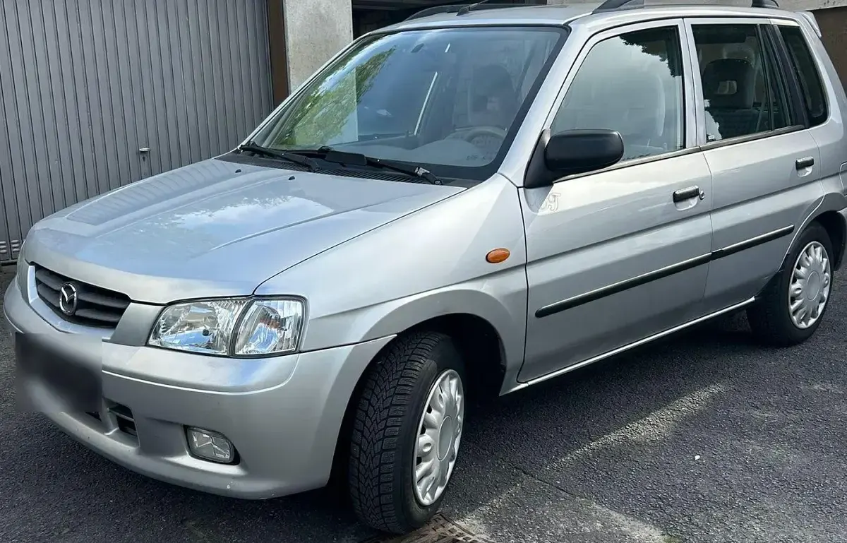 Gebraucht Mazda Demio Exclusive 75 PS (55 kW) 2001 Silber Kleinwagen