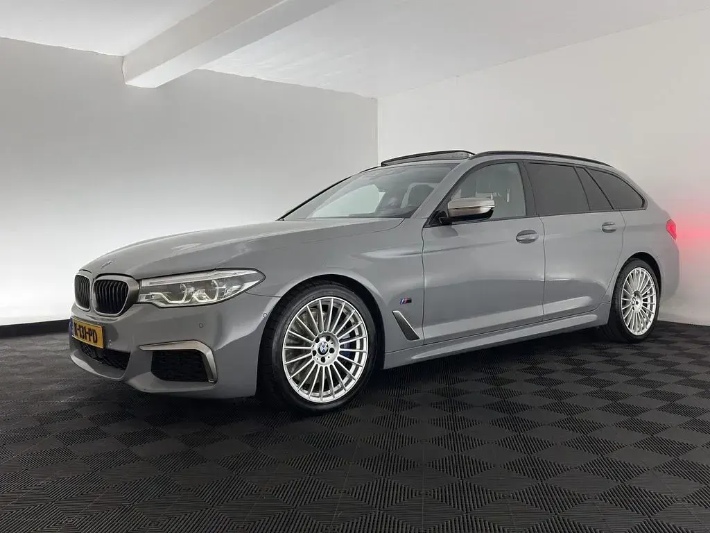 Gebraucht BMW M550 Executive 400 PS (294 kW) 2020 Grau Limousine