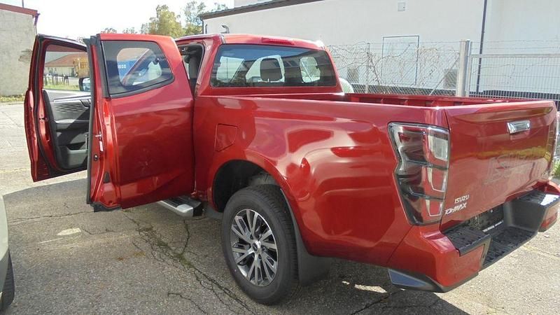 Neu Isuzu D-Max 163 PS (119 kW) 2025 Orange Pickup