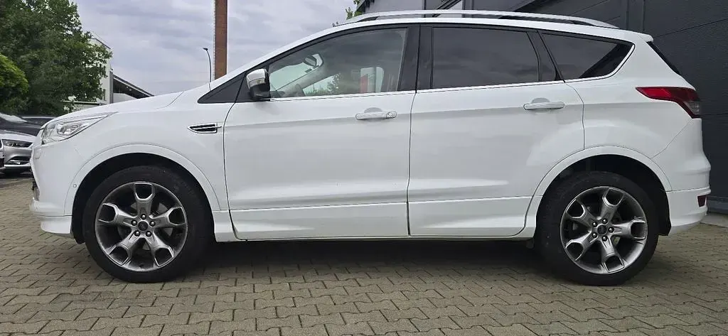 Gebraucht Ford Kuga Individual 150 PS (110 kW) 2016 Weiß SUV