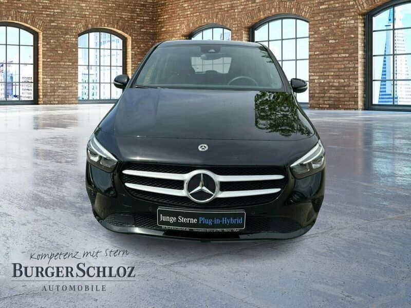 Gebraucht Mercedes B250e 218 PS (160 kW) 2022 Unilack nachtschwarz Van / Kleinbus