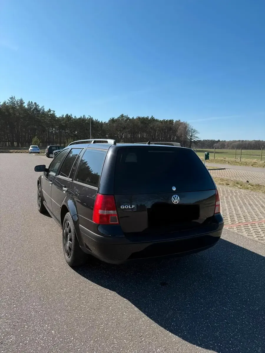 Usata VW Golf IV 75 CV (55 kW) 2004 Nero Station wagon