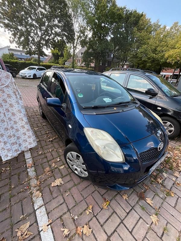 Blau Gebraucht 2006 Toyota Yaris Kleinwagen | 2.300 € (Fairer Preis) - Bild 1/4