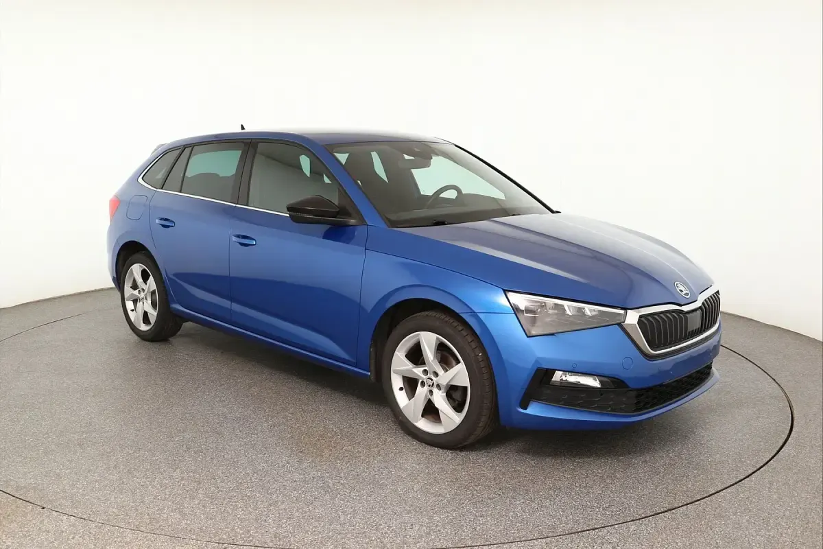 Gebraucht Skoda Scala Style 150 PS (110 kW) 2020 Modra race/race blue Kleinwagen