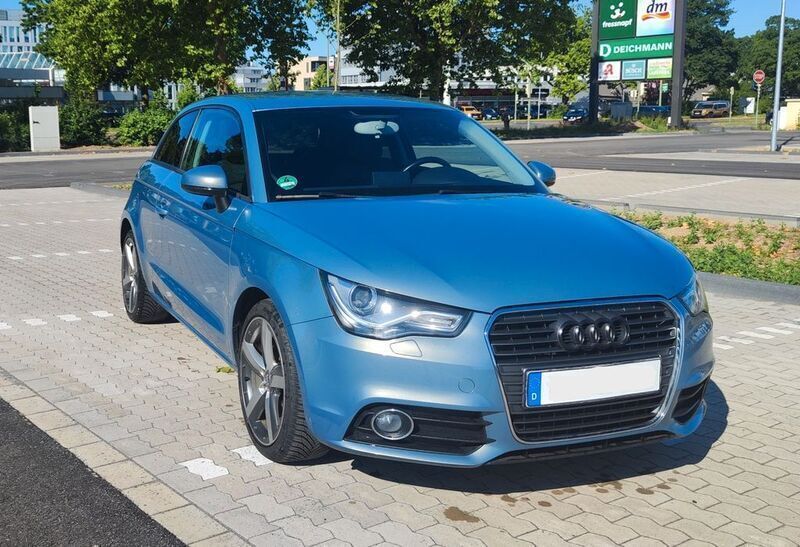 Blau Gebraucht 2011 Audi A1 Ambition Kleinwagen | 7.690 € (Fairer Preis) - Bild 1/4